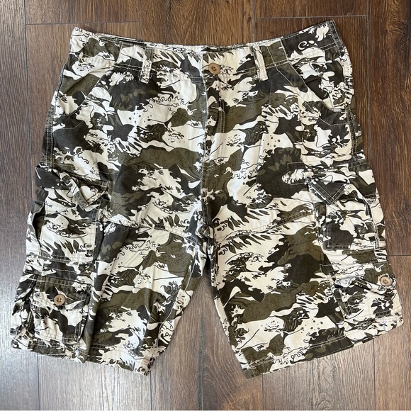 Men’s AOWOFS camo cargo shorts SZ XL - Picture 1 of 4